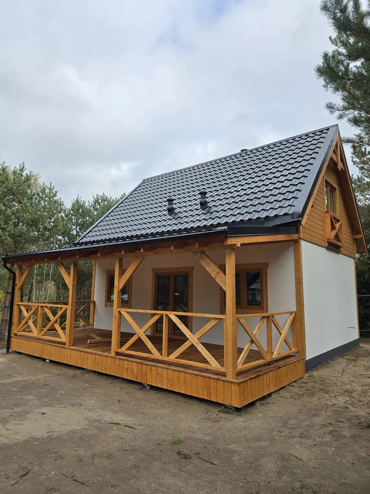 Dom szkieletowy 83 m² z poddaszem i werandą od frontu