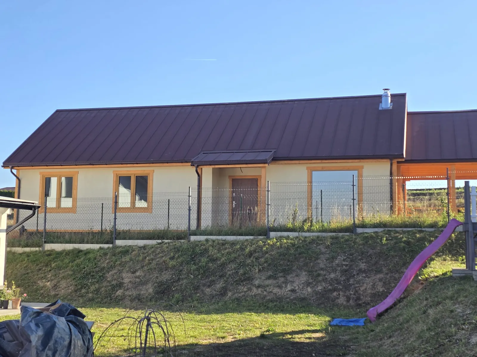 Dom parterowy 86 m² od strony ogrodu